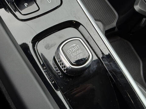2023 Volvo XC60 B5 Plus Dark Theme