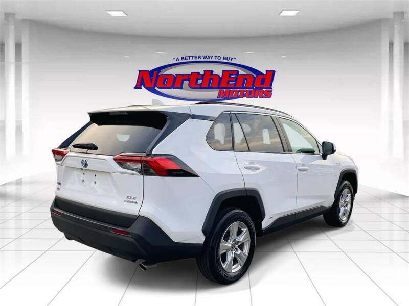 2021 Toyota RAV4 Hybrid XLE