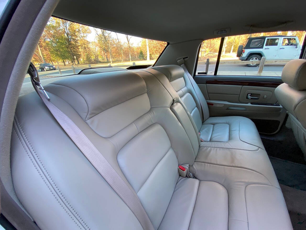 1998 Cadillac DeVille for sale at Vintage Motors USA in Roselle, NJ