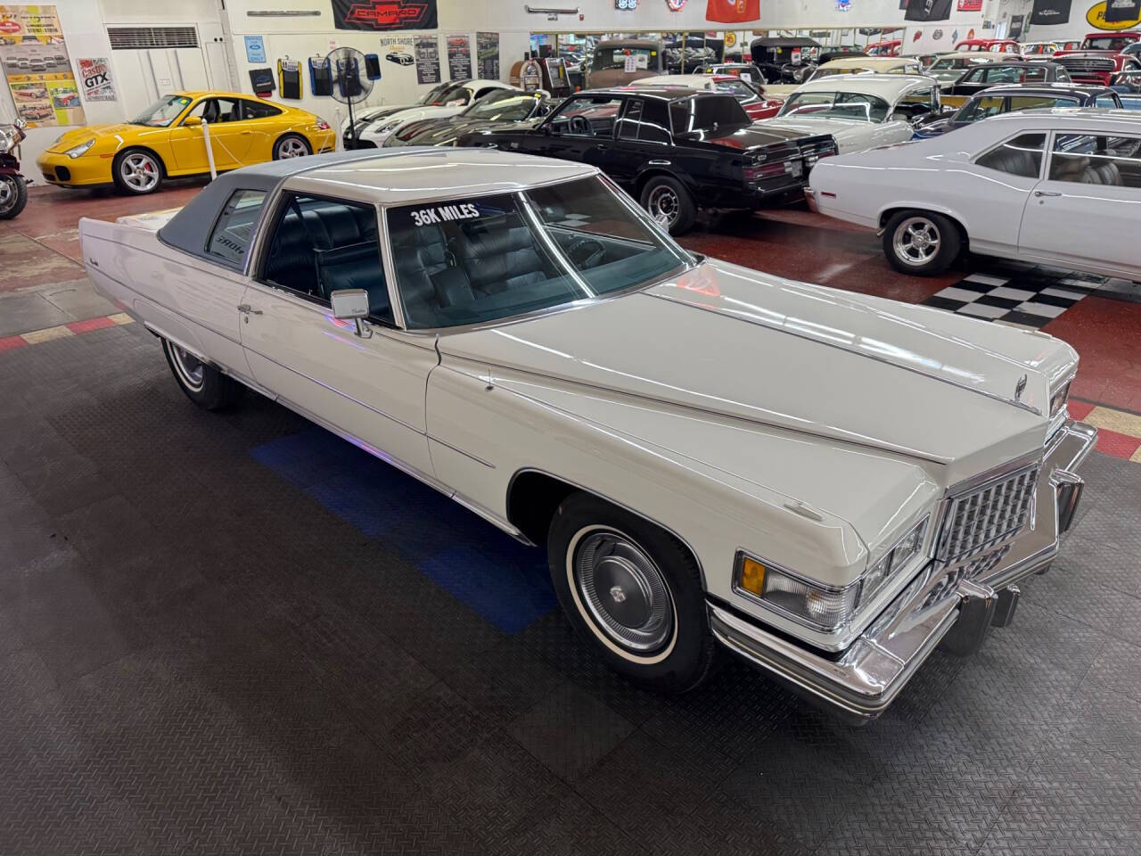 1975 Cadillac Coupe DeVille 34