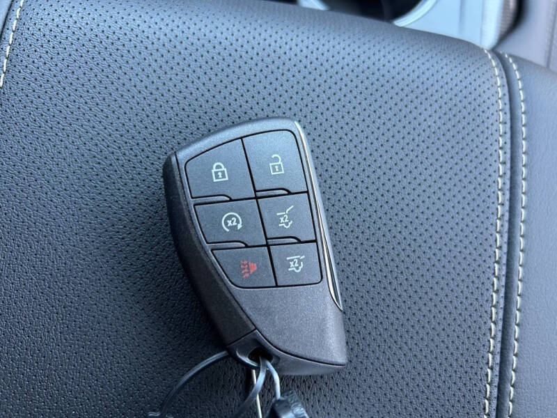 2025 GMC Yukon Elevation