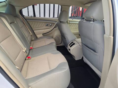 2014 Ford Taurus SEL