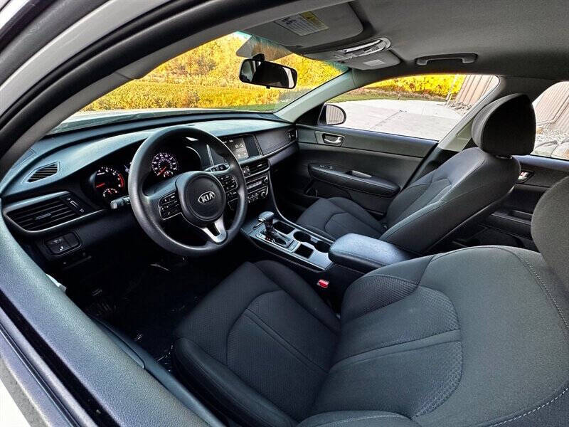 2018 Kia Optima LX photo 15