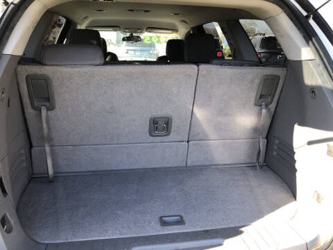 2011 Chevrolet Traverse LS