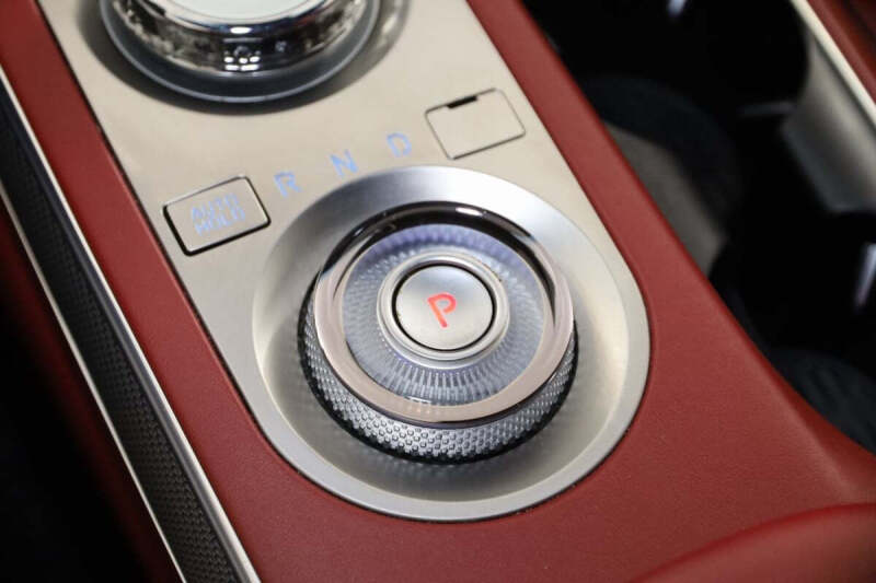 2023 Genesis GV70 2.5T Standard