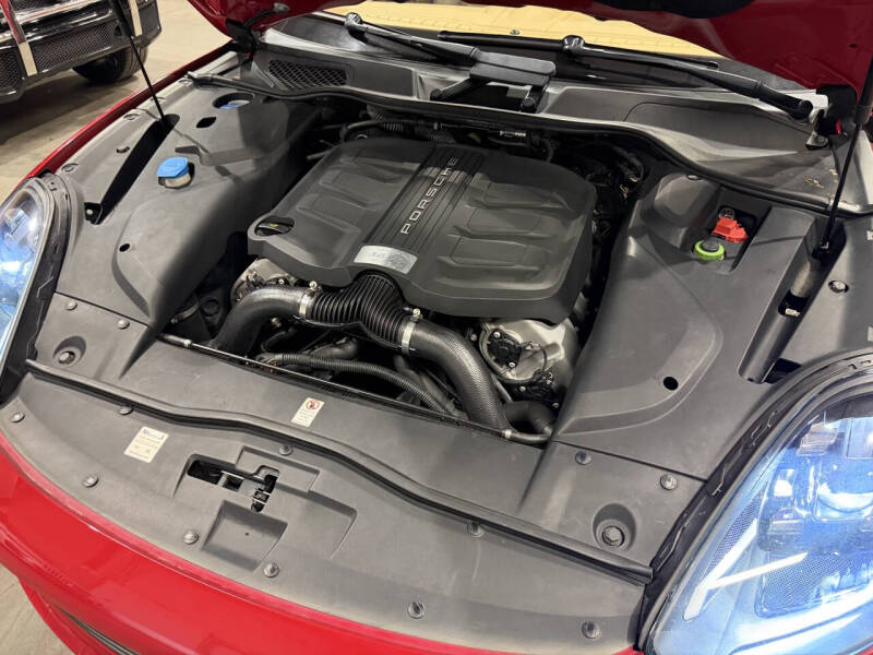 2017 Porsche Cayenne GTS