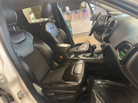 2020 Jeep Cherokee Altitude