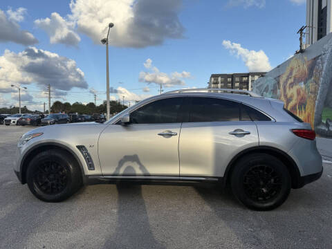 2017 Infiniti QX70