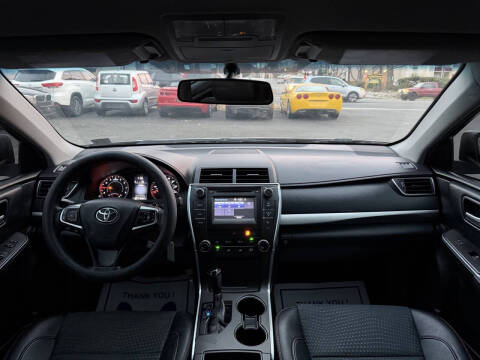 2015 Toyota Camry SE