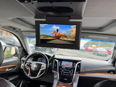 2017 Cadillac Escalade Luxury