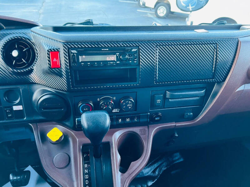 2021 Hino L6