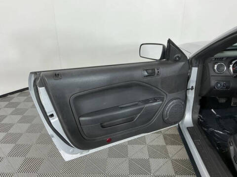 2007 Ford Mustang V6 Deluxe