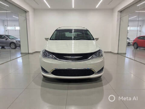 2017 Chrysler Pacifica Touring-L Plus