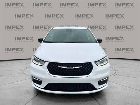 2024 Chrysler Pacifica Touring L