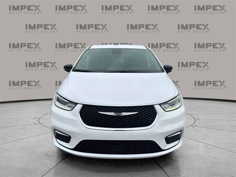 2024 Chrysler Pacifica Touring L