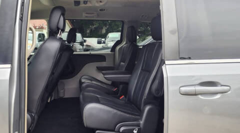 2016 Chrysler Town and Country Touring