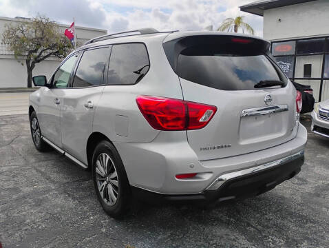 2020 Nissan Pathfinder SL