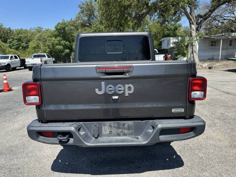 2023 Jeep Gladiator Overland