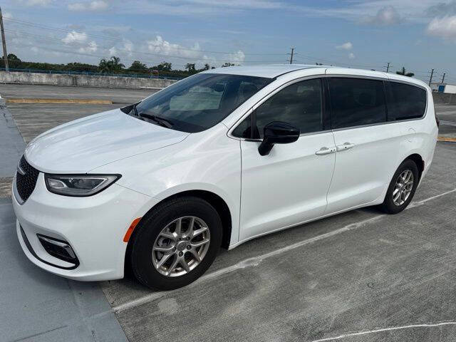 2024 Chrysler Pacifica Touring
