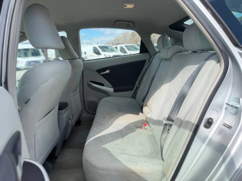 2010 Toyota Prius III