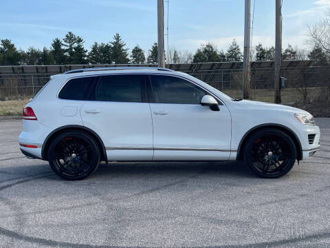 2016 Volkswagen Touareg VR6 Lux