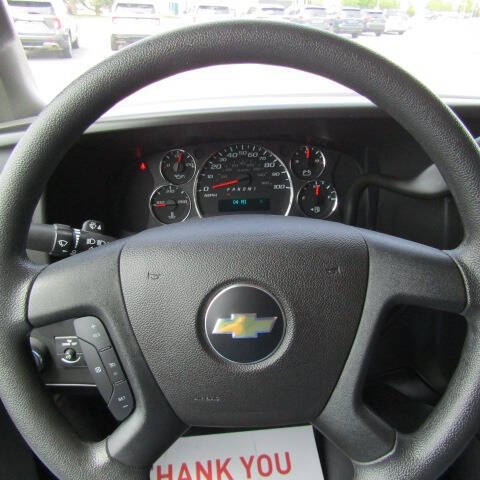 2025 Chevrolet Express LT 3500