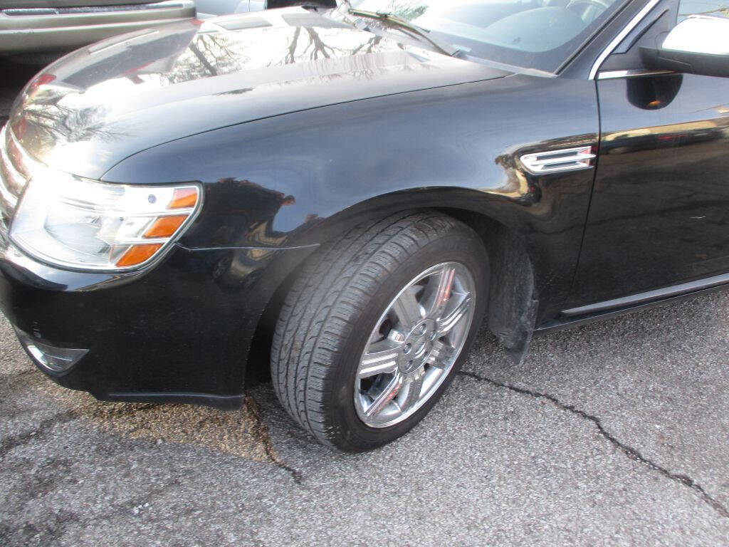 Black 2009 Ford Taurus Limited AWD Limited 4dr Sedan 15