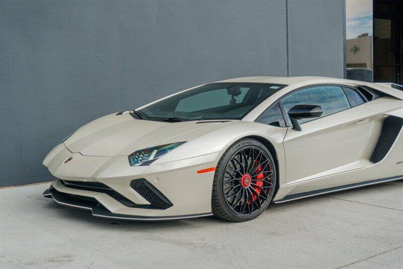 2017 Lamborghini Aventador LP 740-4 S