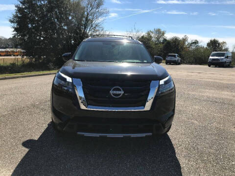 2025 Nissan Pathfinder SL