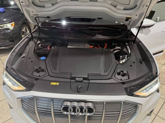 2019 Audi e-tron quattro Premium Plus