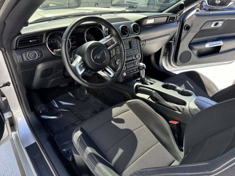 2016 Ford Mustang V6