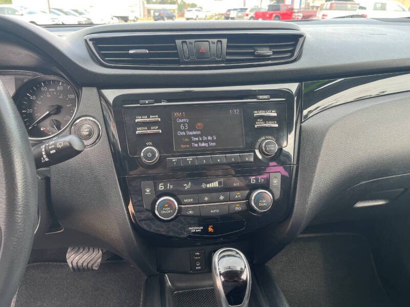 2017 Nissan Rogue Sport SV