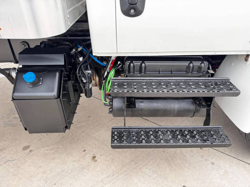 2020 International MV607