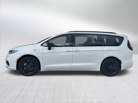 2026 Chrysler Pacifica Plug-In Hybrid Select