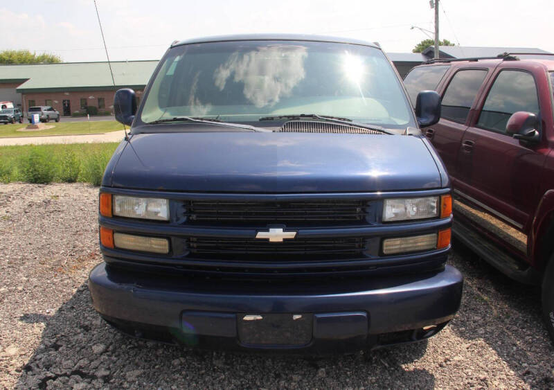 2001 Chevrolet Express G1500 LT