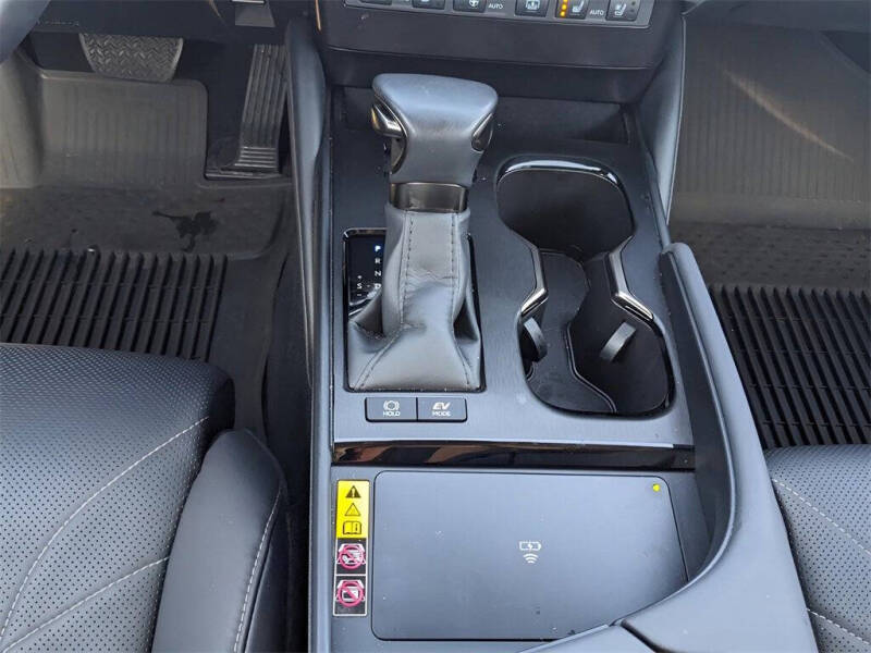 2024 Lexus ES 300h Luxury