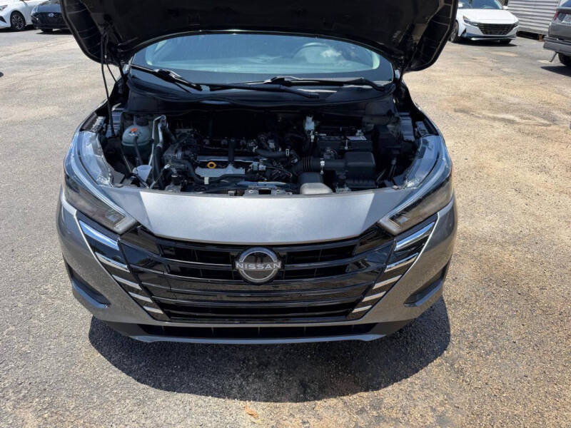2024 Nissan Versa SR
