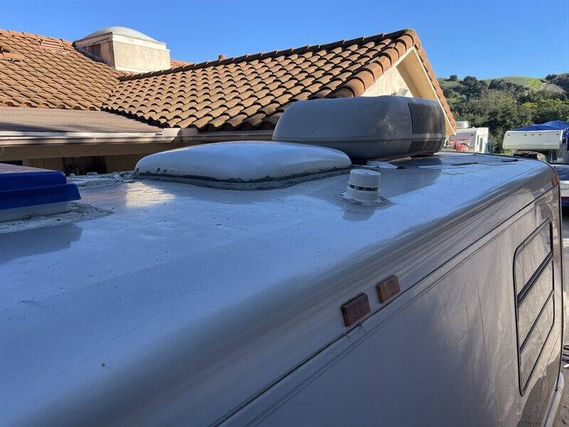 2004 Winnebago Rialta 22QD