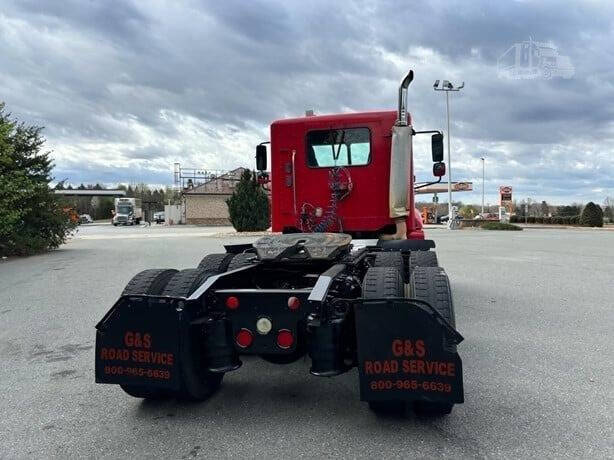 2006 Freightliner Columbia 120