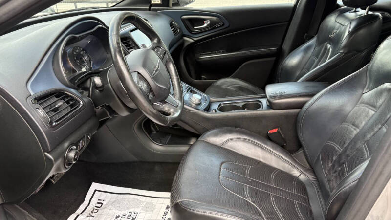 2015 Chrysler 200 S