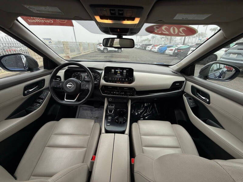 2023 Nissan Rogue SL