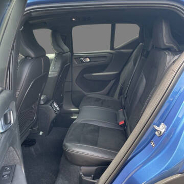 2020 Volvo XC40 T5 R-Design