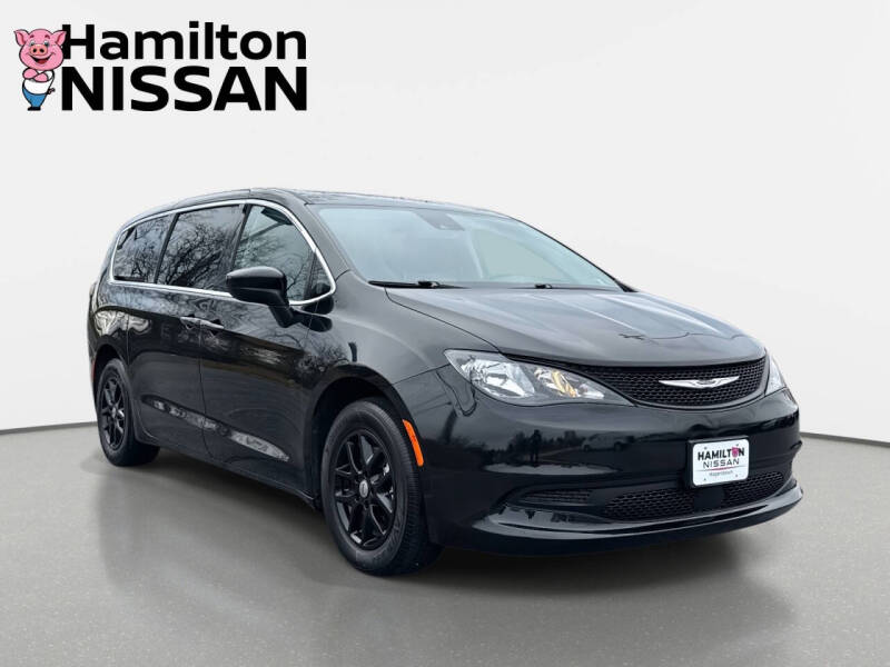 2023 Chrysler Voyager LX's photo