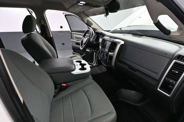 2017 RAM 1500 SLT