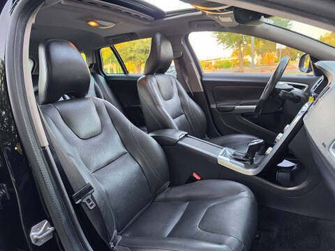 2016 Volvo V60 T5 Drive-E Platinum