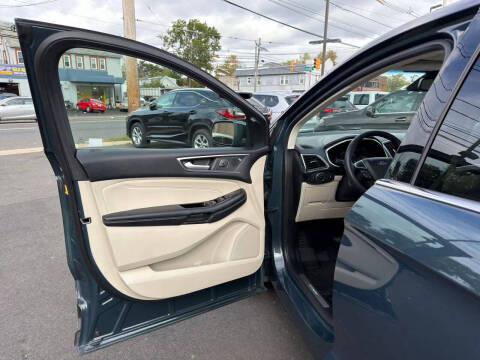 2019 Ford Edge Titanium