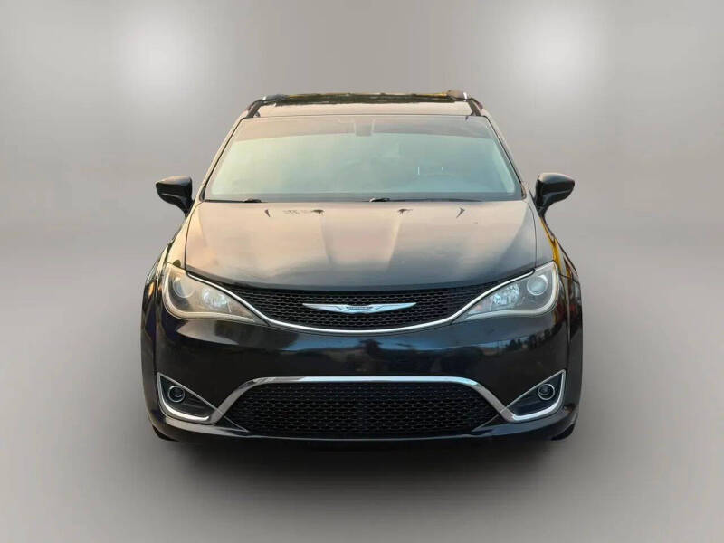 2017 Chrysler Pacifica Touring-L Plus