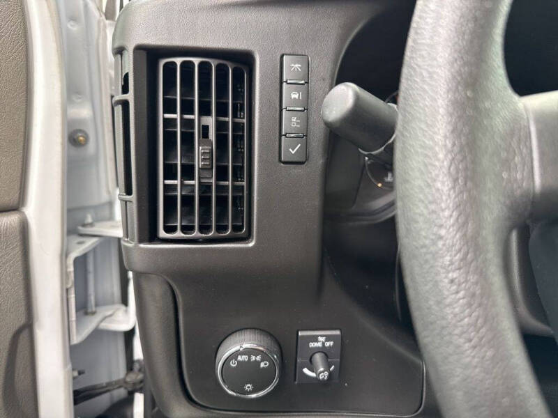 2024 Chevrolet Express 2500