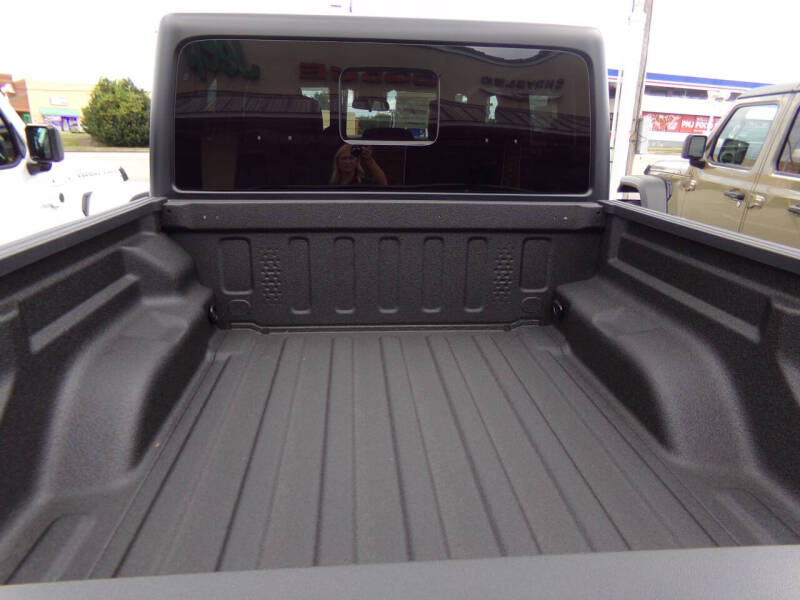 2025 Jeep Gladiator Sport S