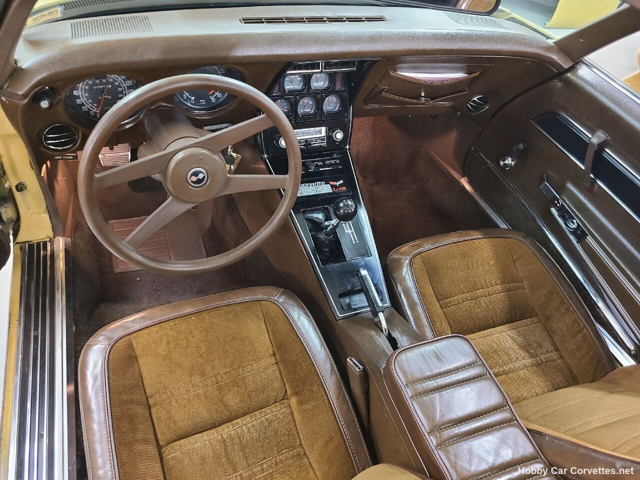1977 Chevrolet Corvette 9